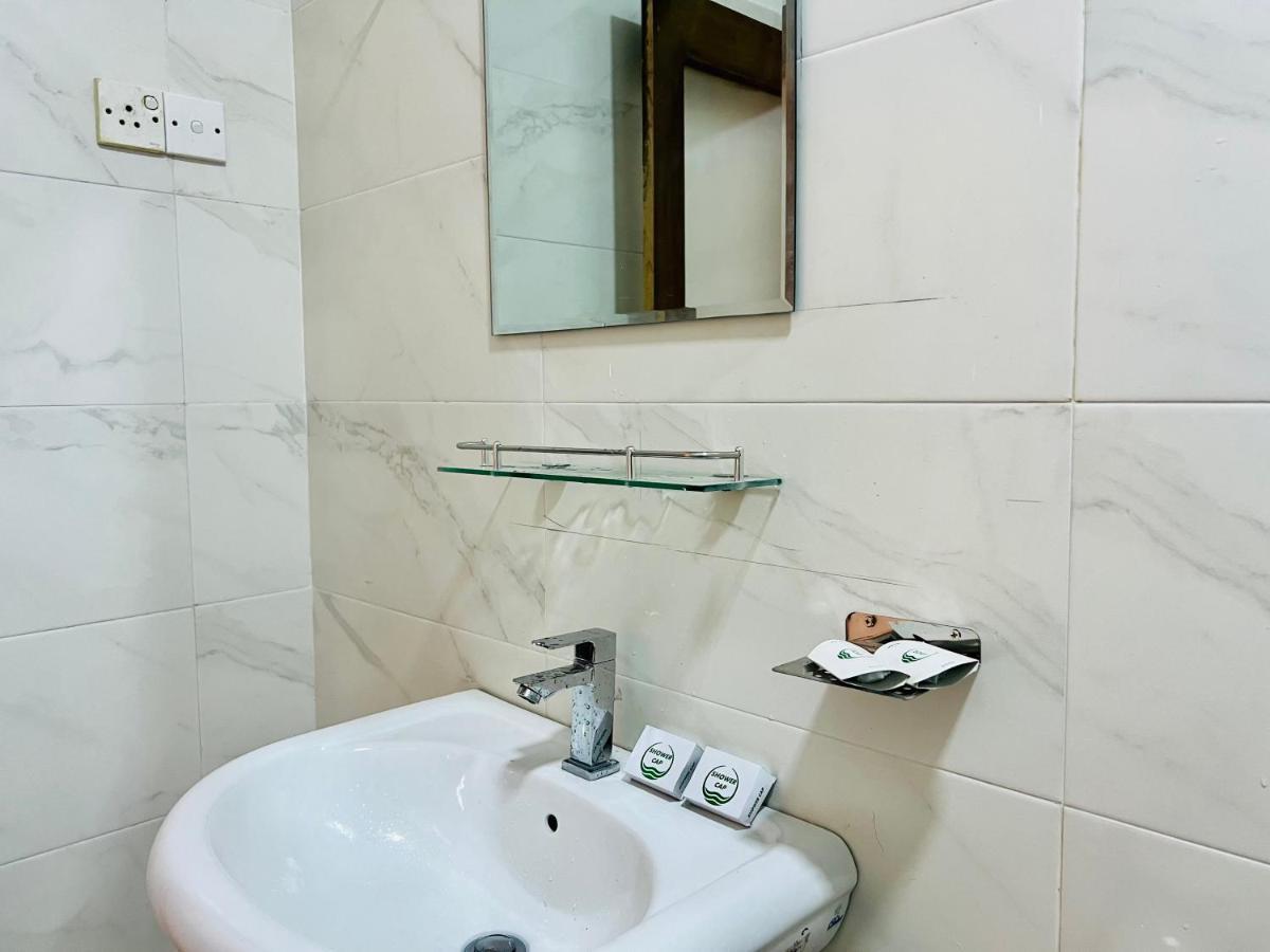 Hotel Heaven Breeze Kandy Esterno foto