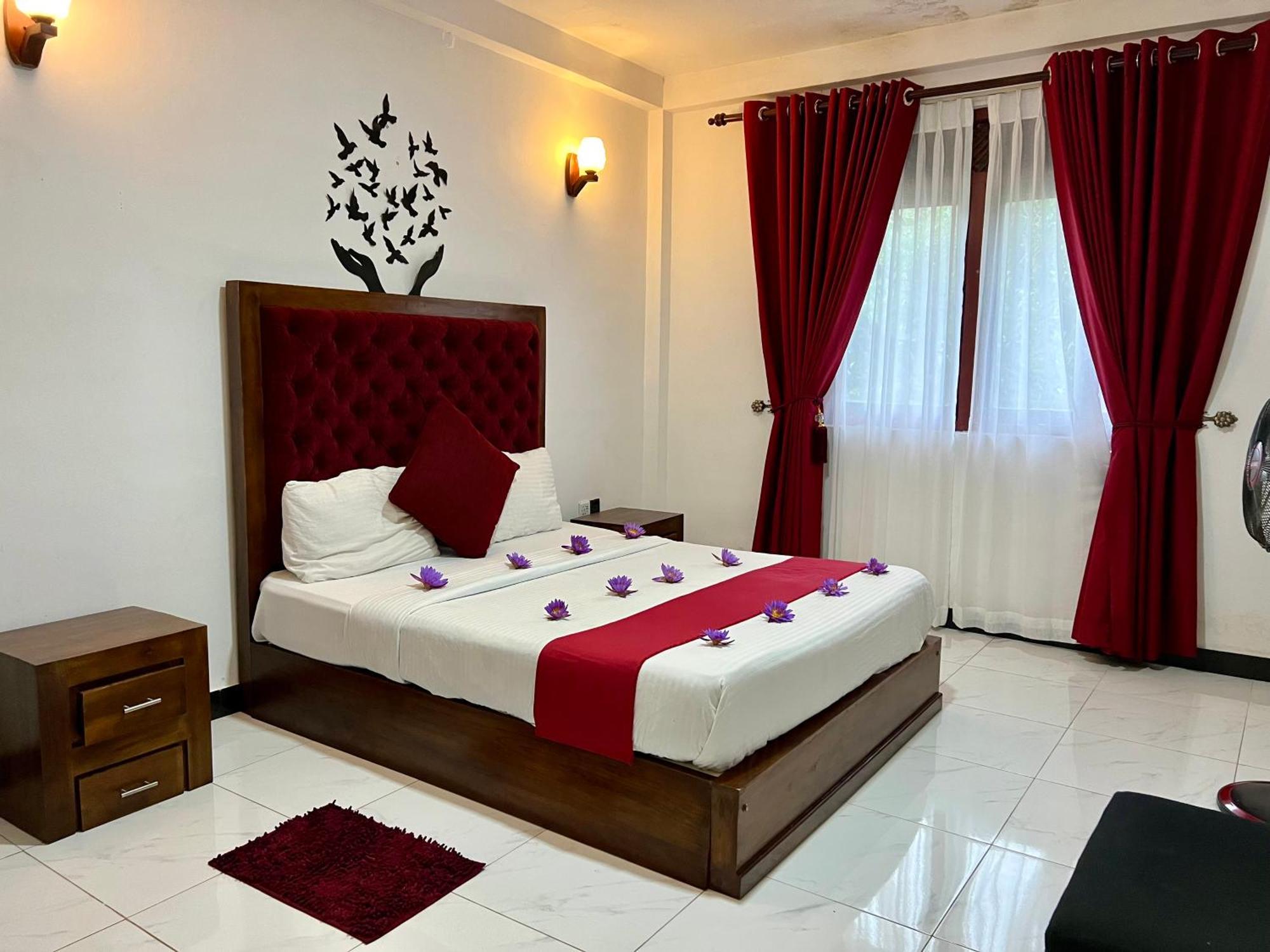 Hotel Heaven Breeze Kandy Esterno foto