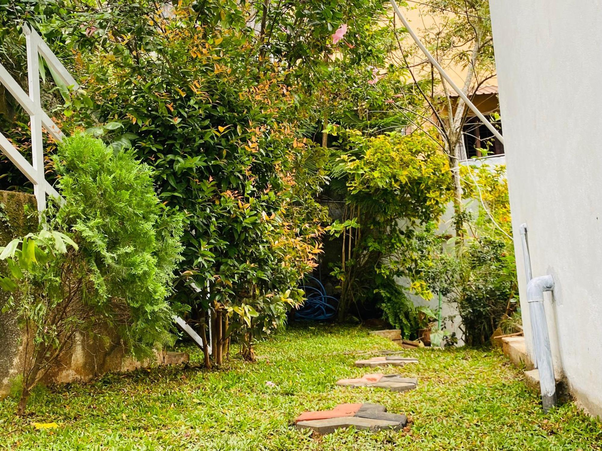 Hotel Heaven Breeze Kandy Esterno foto